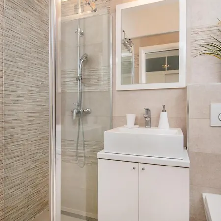 شقة Rooms&apartments Zelux *