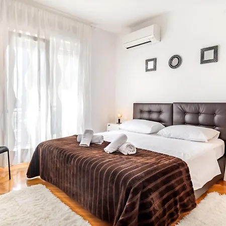 شقة Rooms&apartments Zelux *