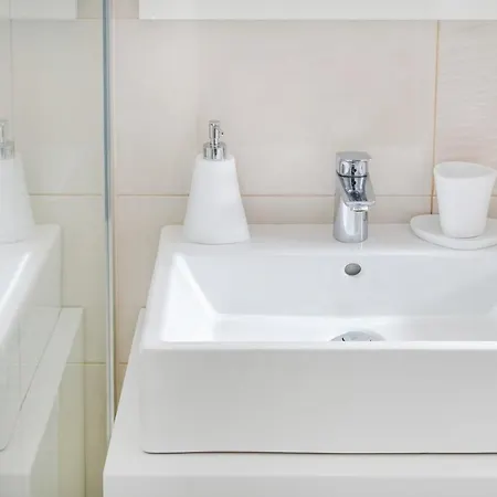 Rooms&apartments Zelux شقة سبليت