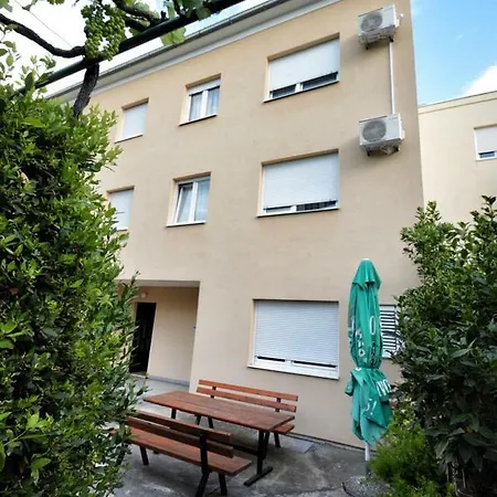 Rooms&apartments Zelux * سبليت