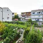 Διαμέρισμα Rooms&apartments Zelux *