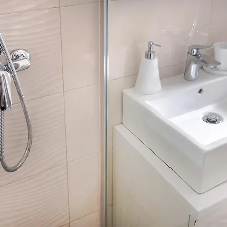 アパート Rooms&apartments Zelux *