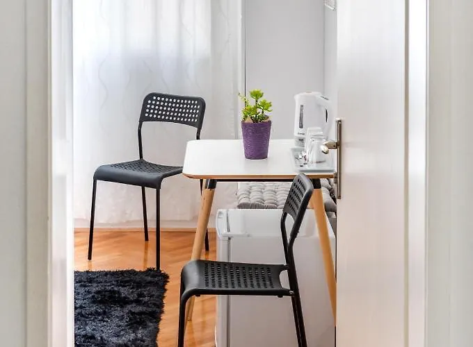 아파트 Rooms&apartments Zelux