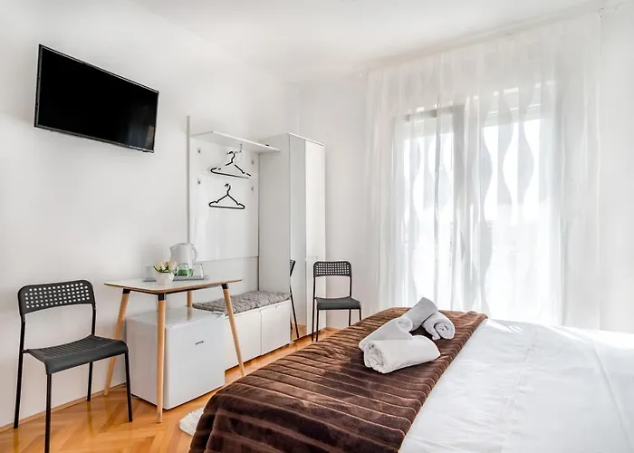 아파트 Rooms&apartments Zelux