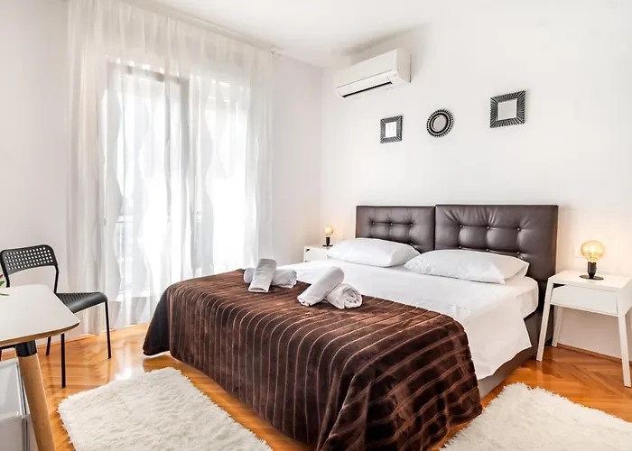 아파트 Rooms&apartments Zelux *