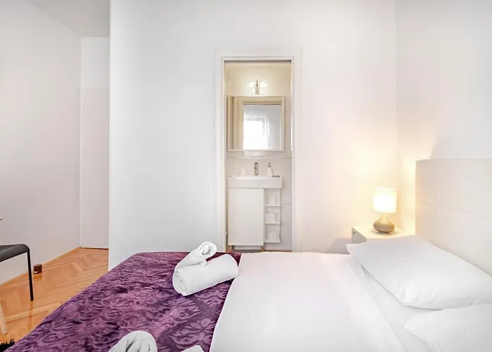 아파트 Rooms&apartments Zelux