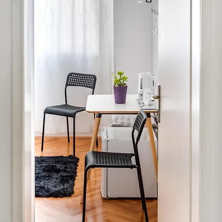 Apartment Rooms&apartments Zelux