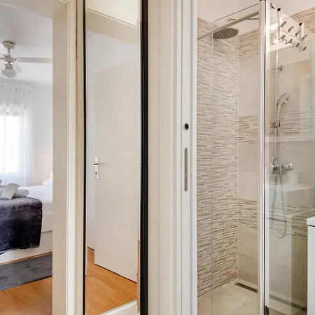 Apartment Rooms&apartments Zelux Split