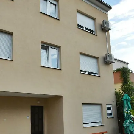 Rooms&apartments Zelux Apartamento *