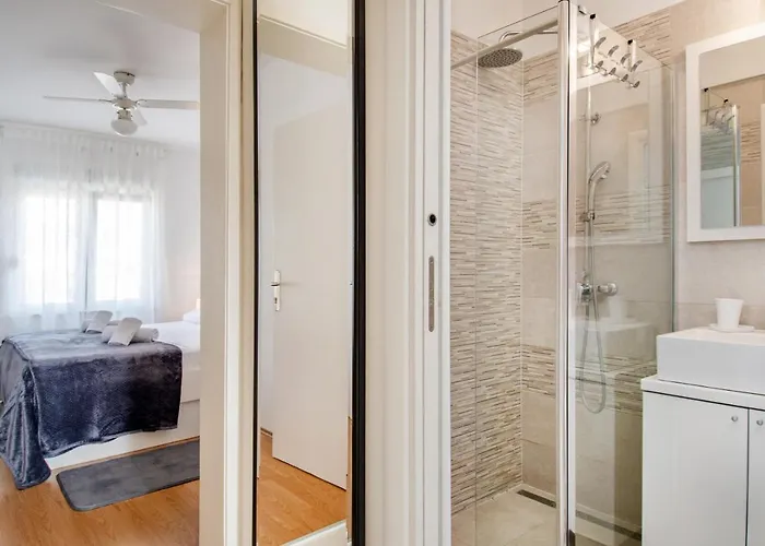 Apartment Rooms&apartments Zelux Split