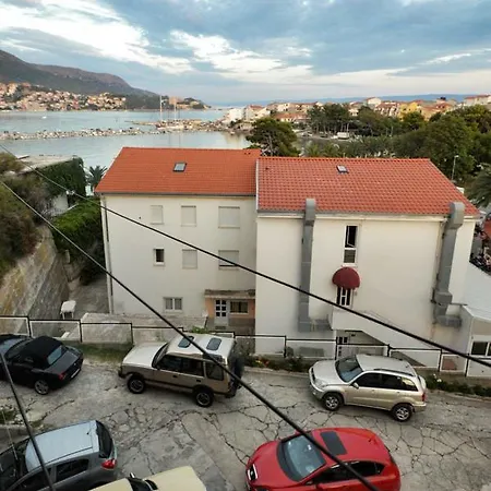 Rooms&apartments Zelux