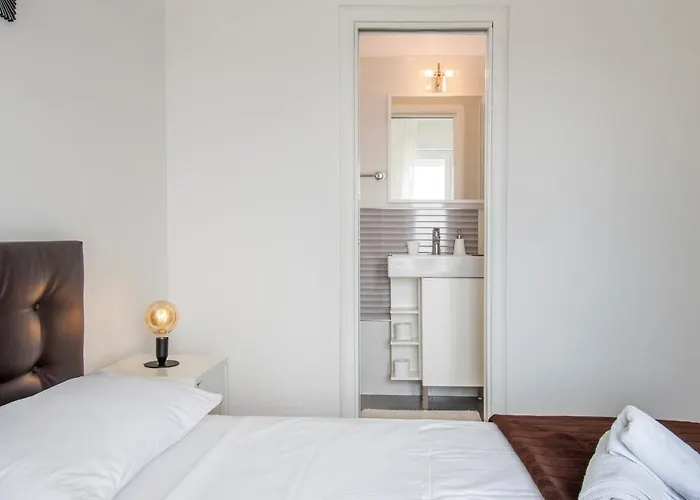 Rooms&apartments Zelux 公寓